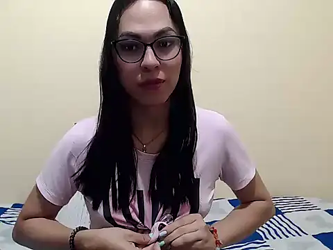 missblu online show from December 5, 2025, 3:26 am