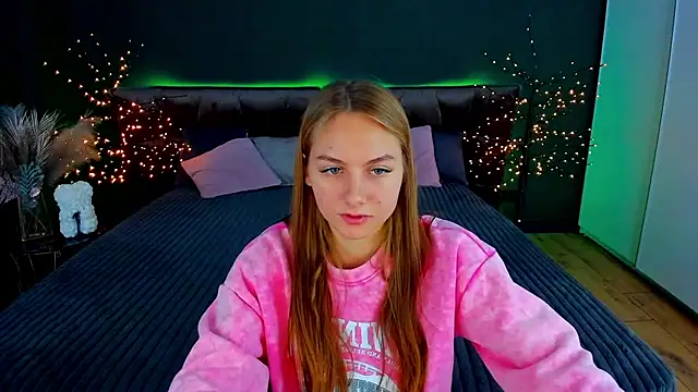 MilaAddams online show from November 15, 2025, 6:44 am