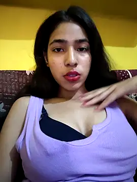 Snapshot of hot_senorita577 chatting on October 17, 2025, 7:33 am hot senorita577 online show from October 17, 2025, 7:33 am