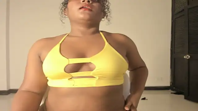 Snapshot of CAROLINNAGOMEZ chatting on October 12, 2025, 1:15 am CAROLINNAGOMEZ online show from October 12, 2025, 1:15 am