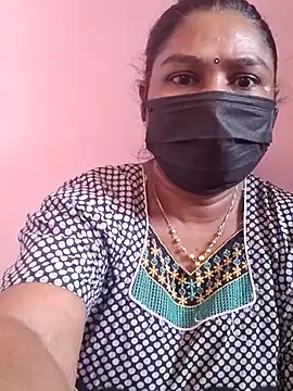 Snapshot of Tamil_Azhaghi25 chatting on October 2, 2025, 5:47 am Tamil Azhaghi25 online show from October 2, 2025, 5:47 am