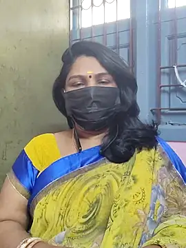 Snapshot of Tamil_Azhaghi25 chatting on November 10, 2025, 6:45 am Tamil Azhaghi25 online show from November 10, 2025, 6:45 am