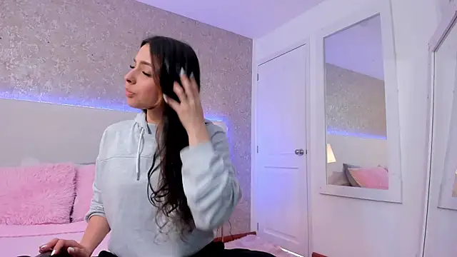 AnniieCooper online show from March 24, 2026, 4:01 pm