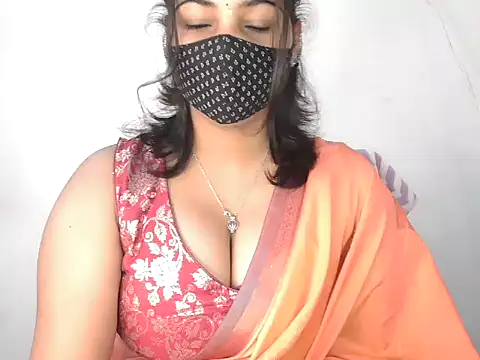 Snapshot of Hott_Noor chatting on January 12, 2026, 7:35 am Hott Noor online show from January 12, 2026, 7:35 am