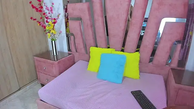 MaraKarly online show from April 11, 2026, 12:37 am