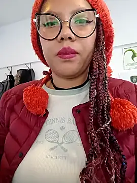 gigi1326 online show from November 4, 2025, 7:24 pm