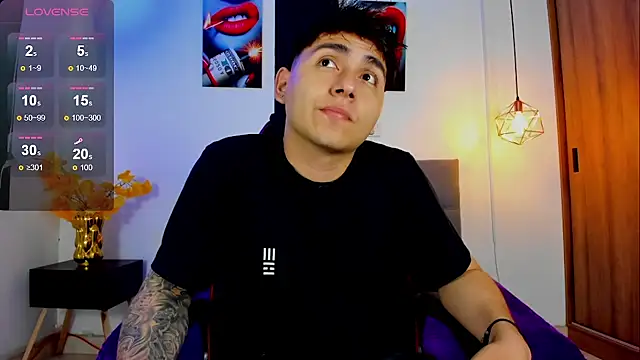 Snapshot of Nicolas_James_Sc chatting on September 18, 2025, 1:35 pm Nicolas James Sc online show from September 18, 2025, 1:35 pm