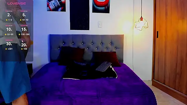 Snapshot of Nicolas_James_Sc chatting on September 19, 2025, 2:18 pm Nicolas James Sc online show from September 19, 2025, 2:18 pm