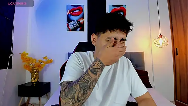 Snapshot of Nicolas_James_Sc chatting on September 29, 2025, 2:22 pm Nicolas James Sc online show from September 29, 2025, 2:22 pm