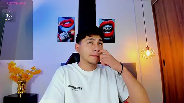 Snapshot of Nicolas_James_Sc chatting on October 18, 2025, 12:50 pm Nicolas James Sc online show from October 18, 2025, 12:50 pm