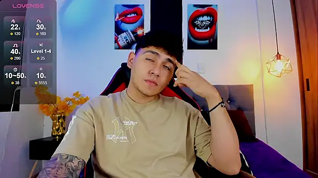 Snapshot of Nicolas_James_Sc chatting on October 29, 2025, 1:35 pm Nicolas James Sc online show from October 29, 2025, 1:35 pm