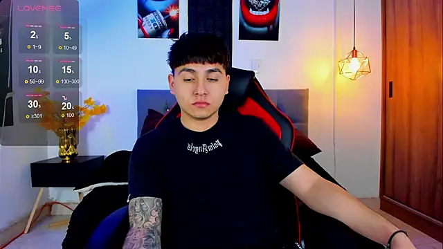 Snapshot of Nicolas_James_Sc chatting on November 11, 2025, 1:33 pm Nicolas James Sc online show from November 11, 2025, 1:33 pm