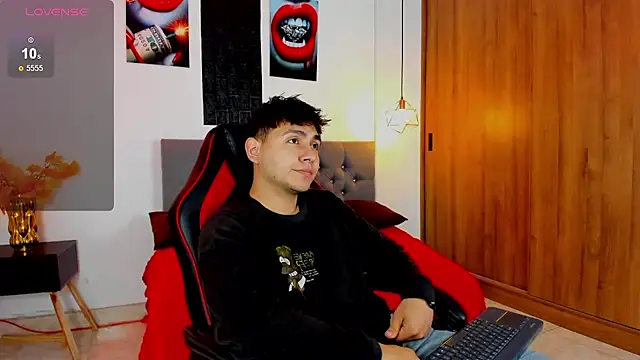 Snapshot of Nicolas_James_Sc chatting on December 20, 2025, 12:45 pm Nicolas James Sc online show from December 20, 2025, 12:45 pm