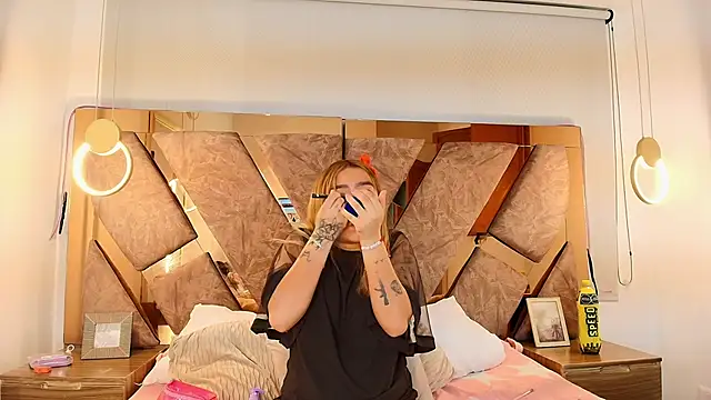 Snapshot of genessis__david chatting on September 29, 2025, 1:33 am genessis david online show from September 29, 2025, 1:33 am