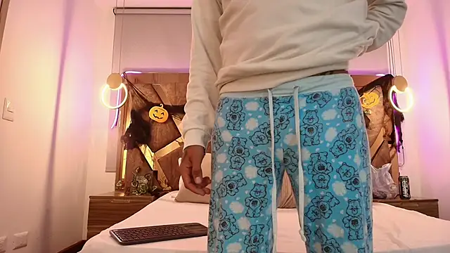 Snapshot of genessis__david chatting on October 11, 2025, 4:22 am genessis david online show from October 11, 2025, 4:22 am