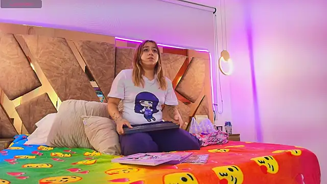 Snapshot of genessis__david chatting on November 6, 2025, 3:51 am genessis david online show from November 6, 2025, 3:51 am