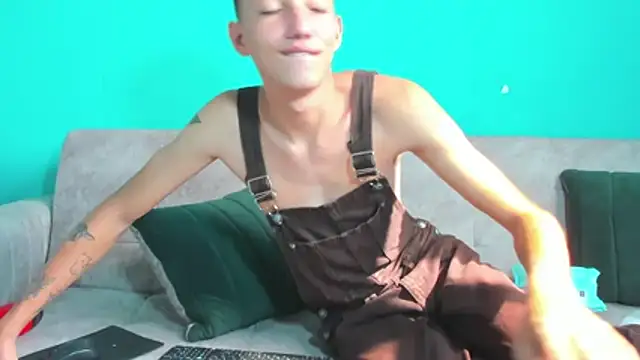 Snapshot of Maikol_Ortiz chatting on February 12, 2026, 2:56 pm Maikol Ortiz online show from February 12, 2026, 2:56 pm