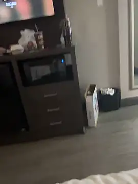 Snapshot of bbwbubbles77 chatting on December 16, 2025, 7:19 pm bbwbubbles77 online show from December 16, 2025, 7:19 pm