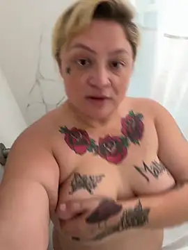 Snapshot of bbwbubbles77 chatting on December 22, 2025, 4:20 am bbwbubbles77 online show from December 22, 2025, 4:20 am