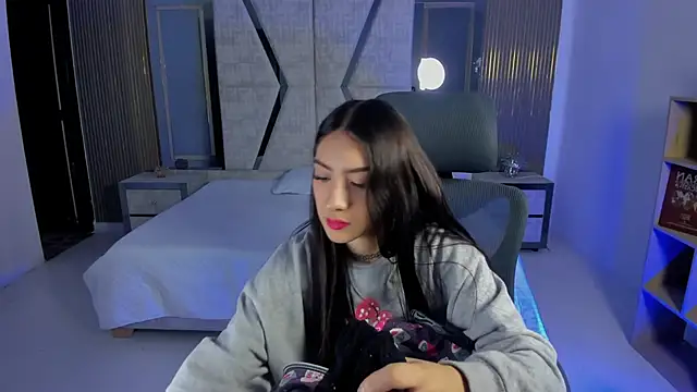 Snapshot of AlliceCopper chatting on October 4, 2025, 2:04 pm AlliceCopper online show from October 4, 2025, 2:04 pm