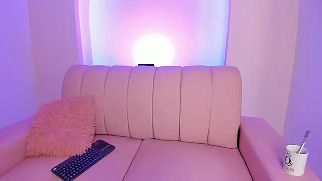 milaowens online show from March 19, 2026, 11:58 am