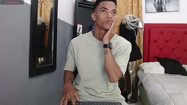 Snapshot of David_s3xy chatting on September 28, 2025, 6:24 pm David s3xy online show from September 28, 2025, 6:24 pm