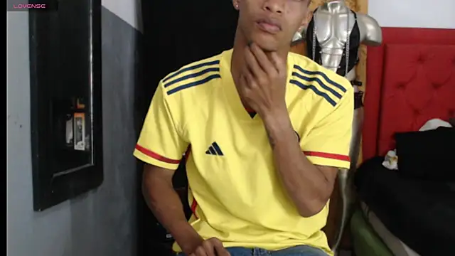 Snapshot of David_s3xy chatting on October 8, 2025, 1:31 pm David s3xy online show from October 8, 2025, 1:31 pm