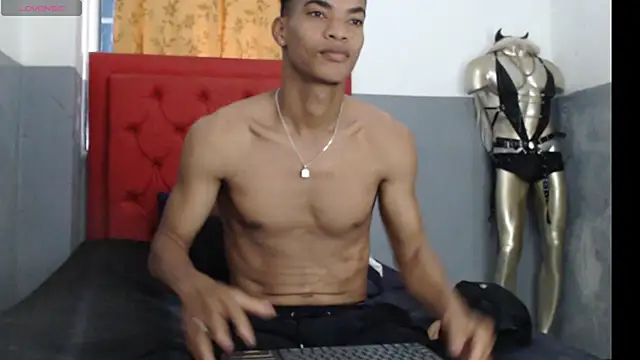 Snapshot of David_s3xy chatting on November 7, 2025, 3:34 pm David s3xy online show from November 7, 2025, 3:34 pm