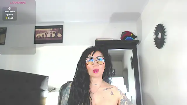 Snapshot of Vicky_hotmilf chatting on October 9, 2025, 11:19 am Vicky hotmilf online show from October 9, 2025, 11:19 am