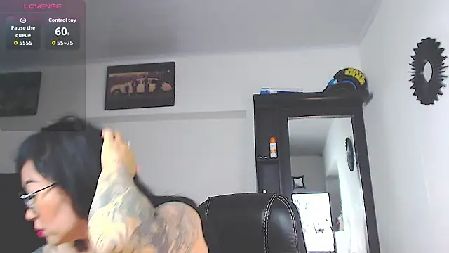 Vicky hotmilf online show from March 5, 2026, 8:43 am