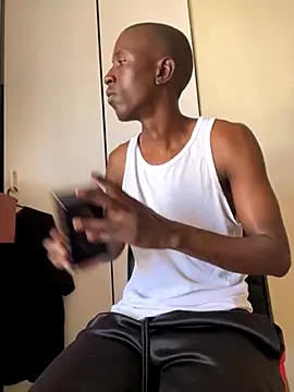 Snapshot of MeneerIan chatting on October 24, 2025, 1:07 pm MeneerIan online show from October 24, 2025, 1:07 pm