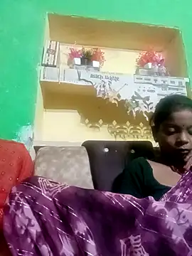 Snapshot of Hema4545 chatting on October 8, 2025, 7:11 pm Hema4545 online show from October 8, 2025, 7:11 pm