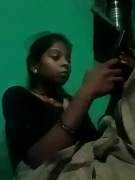 Snapshot of Hema4545 chatting on October 15, 2025, 5:13 pm Hema4545 online show from October 15, 2025, 5:13 pm