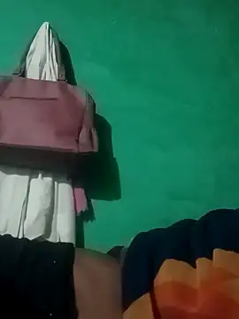 Snapshot of Hema4545 chatting on October 21, 2025, 6:41 pm Hema4545 online show from October 21, 2025, 6:41 pm