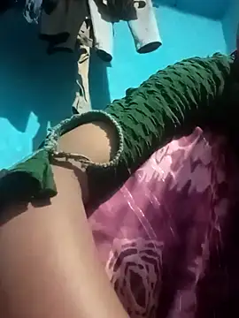 Snapshot of Hema4545 chatting on November 3, 2025, 6:58 am Hema4545 online show from November 3, 2025, 6:58 am