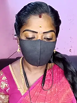 Snapshot of tamilammukuttyy chatting on March 6, 2026, 7:10 pm tamilammukuttyy online show from March 6, 2026, 7:10 pm