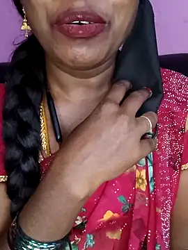 Snapshot of tamilammukuttyy chatting on March 17, 2026, 4:32 pm tamilammukuttyy online show from March 17, 2026, 4:32 pm