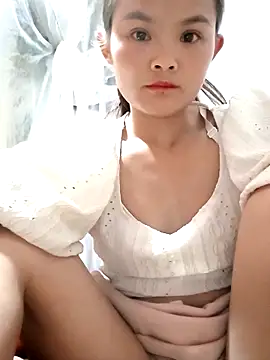 xinhxinhcute online show from October 7, 2025, 2:58 pm