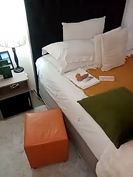 Creamy Chocolatex online show from November 15, 2025, 4:14 pm