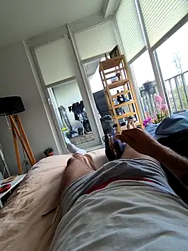 Latinox79 online show from April 21, 2026, 12:44 pm