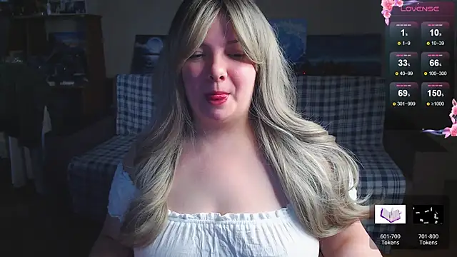 EmillyBones online show from December 14, 2025, 11:15 am