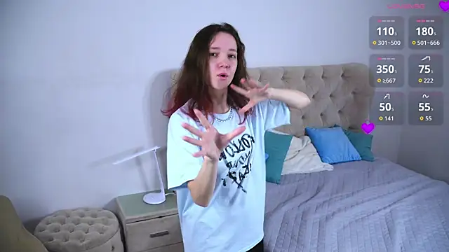 Snapshot of RolandaFolkes chatting on October 4, 2025, 4:32 am RolandaFolkes online show from October 4, 2025, 4:32 am