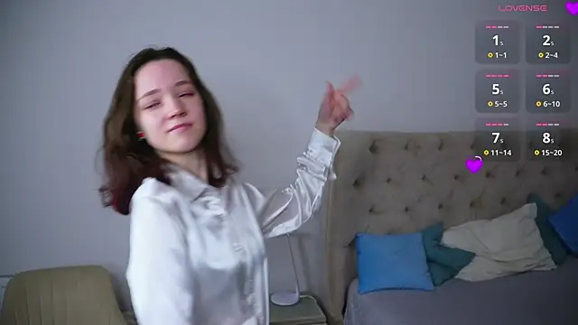 Snapshot of RolandaFolkes chatting on October 19, 2025, 4:35 am RolandaFolkes online show from October 19, 2025, 4:35 am