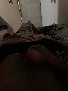 Snapshot of hmleonardo chatting on February 12, 2026, 12:00 pm hmleonardo online show from February 12, 2026, 12:00 pm