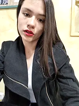 CHARLOTTE  05 online show from September 14, 2025, 1:10 pm