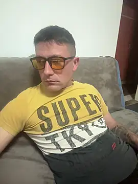 Snapshot of GsprDniel4 chatting on December 15, 2025, 8:02 pm GsprDniel4 online show from December 15, 2025, 8:02 pm