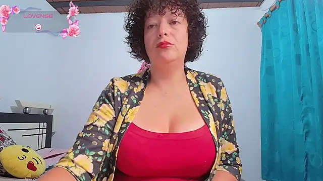 Snapshot of Miss_Oriana chatting on October 14, 2025, 4:19 pm Miss Oriana online show from October 14, 2025, 4:19 pm