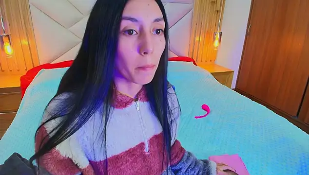 Snapshot of Laia_and_Damian chatting on October 10, 2025, 7:35 pm Laia and Damian online show from October 10, 2025, 7:35 pm