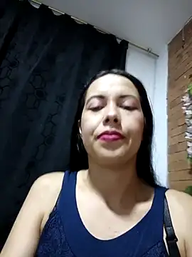 Snapshot of MiaForever1 chatting on November 3, 2025, 11:59 pm MiaForever1 online show from November 3, 2025, 11:59 pm