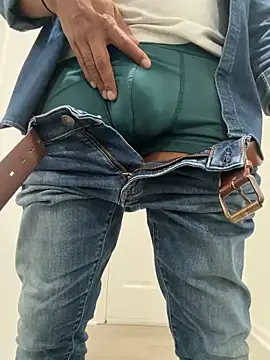 Pomloposho online show from October 20, 2025, 9:37 pm